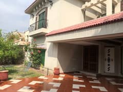 1 Kanal Lavish Lower Lock Upper Portion in DHA Phase 4 At Prime Location