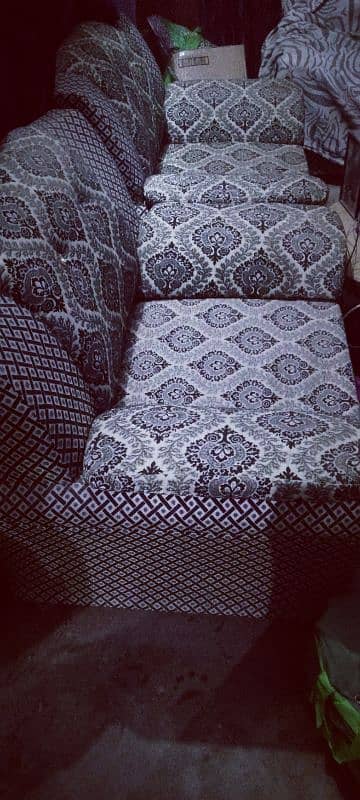 seven seater sofa in good condition without use. 3