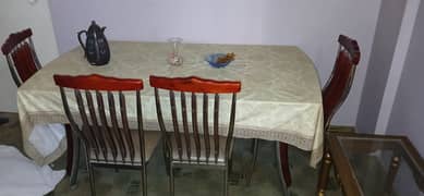Good condition with 6 chair