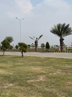 10 MARLA PLOT FACING 80 KANAL THEEM PARK + 80FT WIDE ROAD PLOT