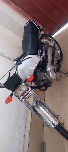 I'm selling Honda 125
