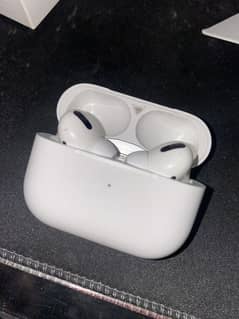  Apple AirPods Pro (1st Gen) – Original – Excellent Condition 