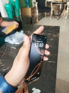 i phone xs waterpack 64 gb just glass minor break