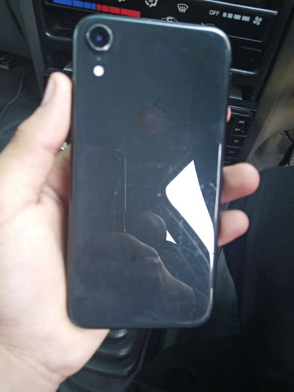 iphone XR using very good  condition 10/8 3