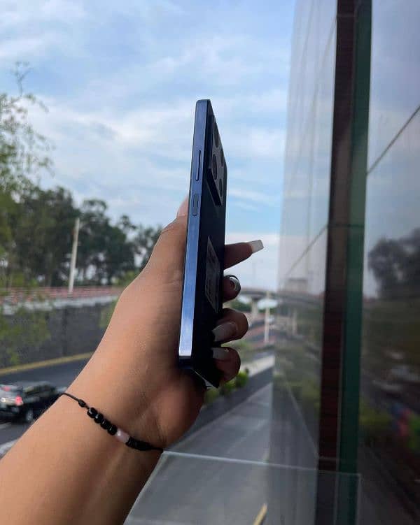 INFINIX NOTE 30 PRO 10BY10 EXCHANGE POSSIBLE WITH ONLY EDGE MODEL 2