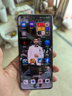 10/10 oneplus 9 pro 12/256 panel main line hai. . . with charger