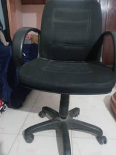 Used Revolving Office Chairs for Sale – Comfortable & Affordable!