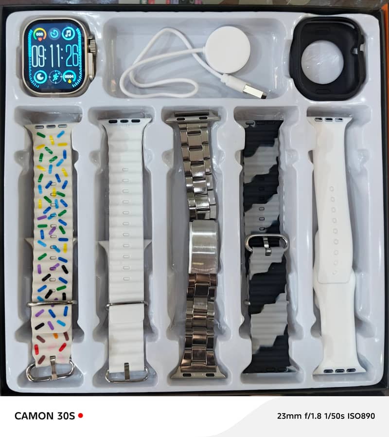 ULTRA SMART WATCH 2 WITH 10 STRAPS ONLY OPEN BOX 2