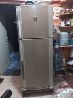 urgently selling Dawlance Refrigerator in 100% working condition