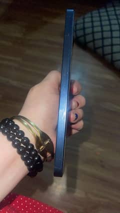 4gb ram 128gb Rom5000Mah bwttry kamm z kam 7 mnth warrNty ha