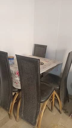 4 seater dining table
