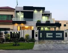 10 Marla Lavish Bungalow On Top Location For Rent in DHA Phase 4 Lahore