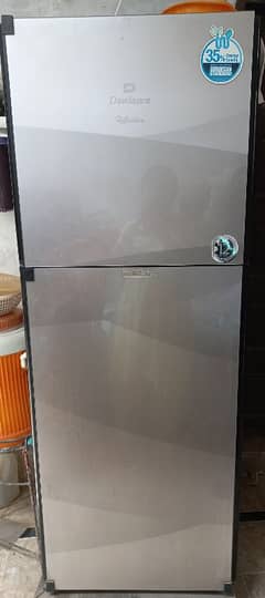 Dawlance refigerator mediam size