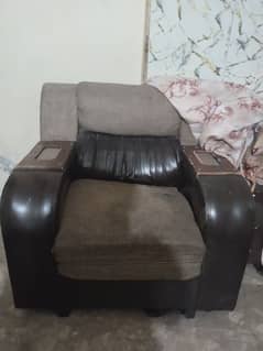 3 seater sofa set urgent sale in very cheap price