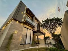 10 MARLA BRAND NEW LUXURY MODREN DESIGN HOUSE FOR SALE