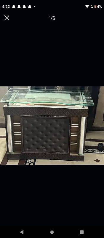 office table in good condition 0