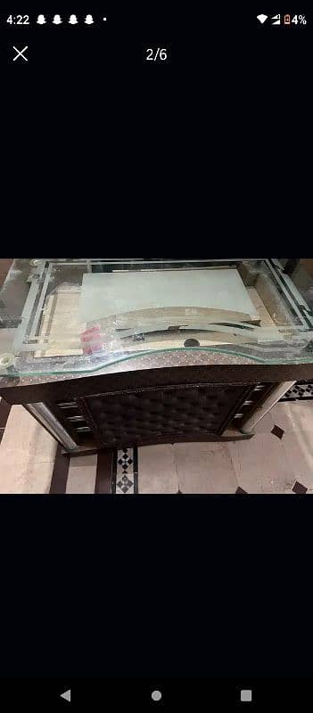 office table in good condition 1