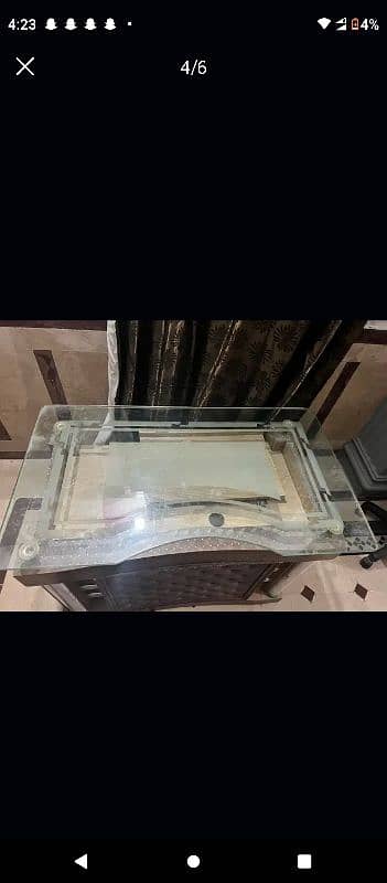 office table in good condition 3