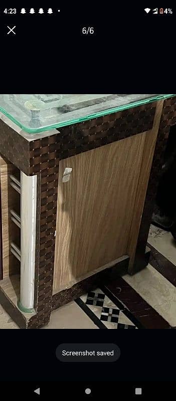 office table in good condition 5
