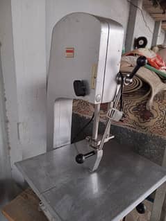 INPORTED BEEF CUTTING MACHINE