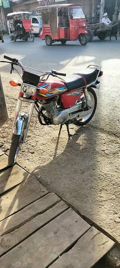 آپ کے لیے موزوں عنوان:  Honda 125، 2018 ماڈل برائے فروخت