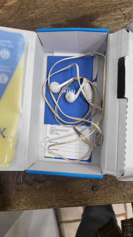 Tecno Spark 6go 4/64 with box 4
