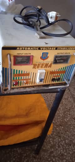 Reena company voltage stabiliser , 4 Relays, 2800 Watts