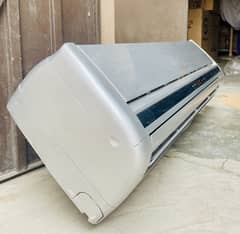 DAWLANCE SPLIT TYPE AC ( used )  1.5 ton .