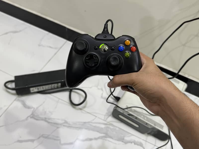 X box 360 Fat with 2 controllers 4