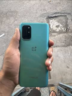 one plus 8t in mint condition read add exchange possible with good mbl