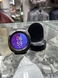 Samsung gear sport (6E04) charger available condition 10/9