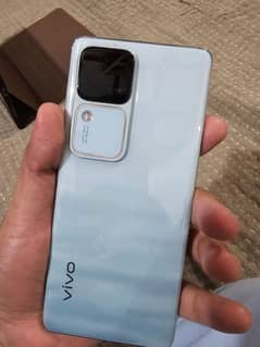 Vivo V30 (12/256)