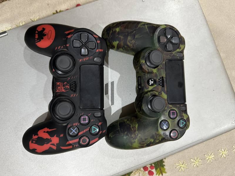 PS 4 pro 1 TB jailbreak 10/10 with box and 2 controller 4