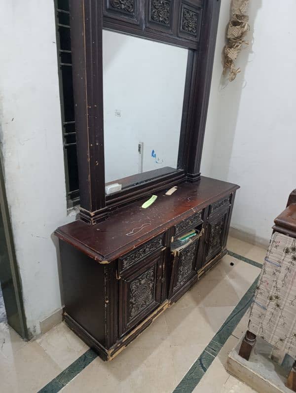Dressing table 4
