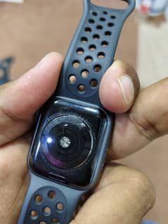 apple watch series 4 all ok original 40 MM battery 84