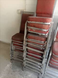 20 use chairs hain. 10/8 condition