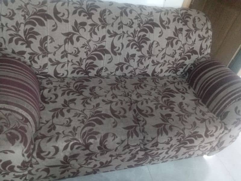 Sofa set with centre and side tables. 2