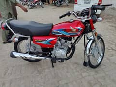 bike use ni hoi original  chali hy 10/10. . 03069015327