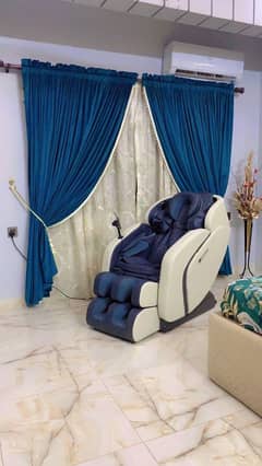 comfortable chair of manicure pedicure and very good condition