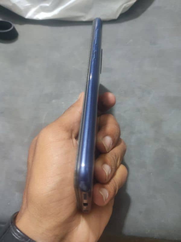 Note 9 with box 3