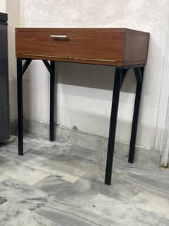 Compact laptop console.