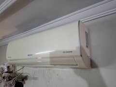 Split AC just 2 year used