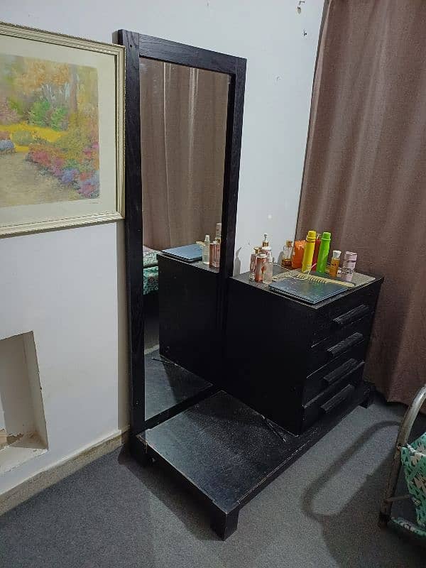 dressing table with mirror 1