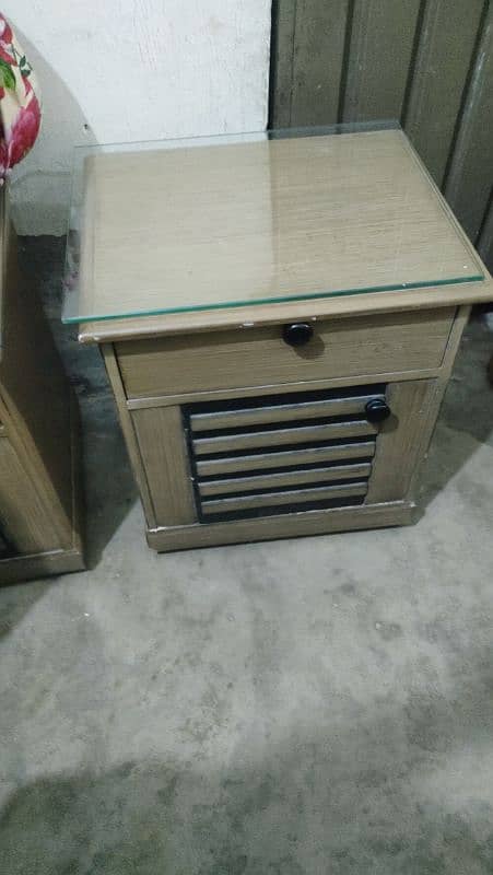 King size bed set complete Two side table and Spring Mattress 1
