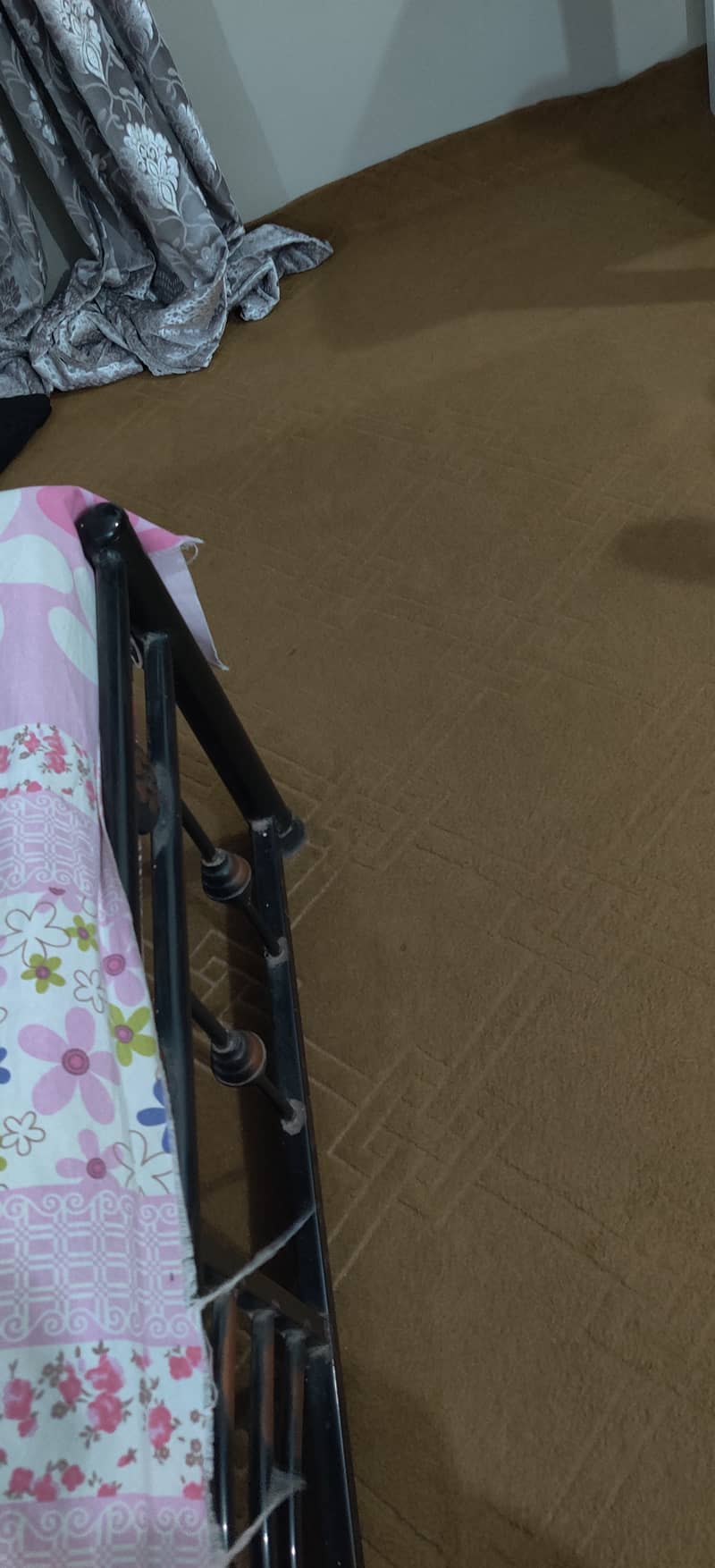 1 year used carpet ( 17 length and 13.5 width) good condition, v. clean 3