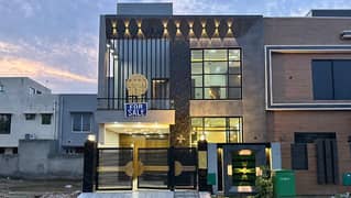 5 Marla Outclass Facing Park House For Sale Jinnah Block sector E