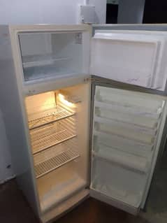 dawlance refrigerator medium sized