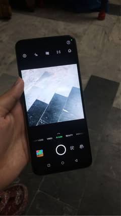 mujhy is phone ko liye huy 1 sall hogya or yeh bilkul perfect hai