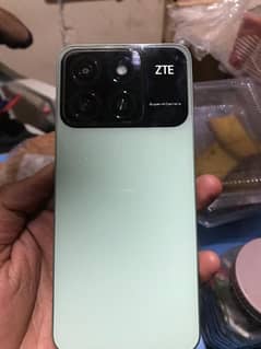 only 1 day used 4+4 /64 gb