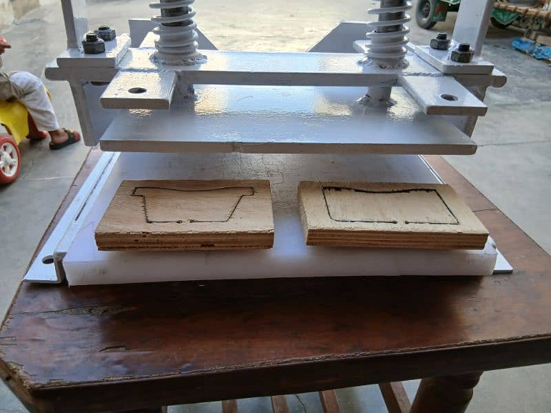 leather cutting press 3